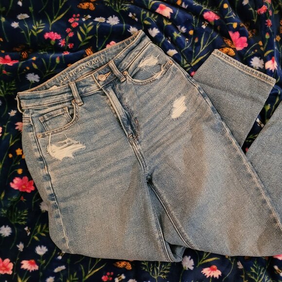 Boyfriend jeans - American Eagle size 0 Short - Picture 3 of 4
